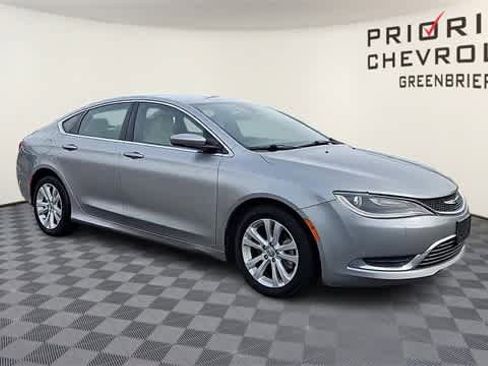 Used 2016 Chrysler 200 Limited image 2