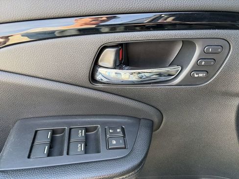 Used 2016 Honda Pilot Touring image 29