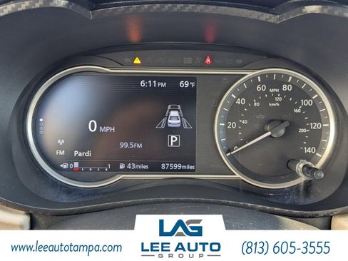 Used 2021 Nissan Versa SV image 24