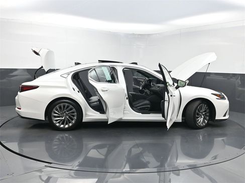 Used 2020 Lexus ES 350 Luxury image 37
