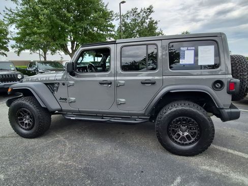 Used 2022 Jeep Wrangler Unlimited Sport w/ Xtreme Recon 35" Tire Package AWD/4WD image 7