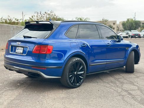 Used 2017 Bentley Bentayga image 3