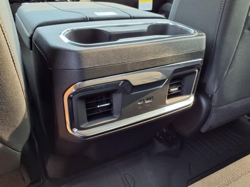 New 2026 GMC Sierra 1500 Elevation image 16