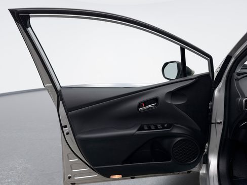 Used 2021 Toyota Prius Prime XLE w/ Carpet Mat Package (TMS) image 9