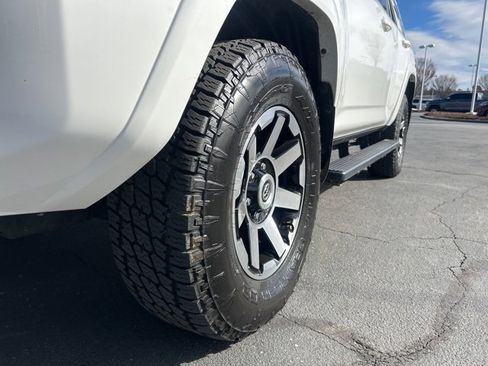 Used 2017 Toyota 4Runner TRD Off-Road image 13