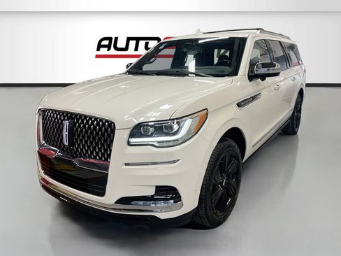 Used 2024 Lincoln Navigator L Black Label AWD/4WD image 3