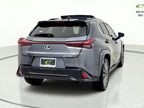 Used 2025 Lexus UX 300h FWD image 8