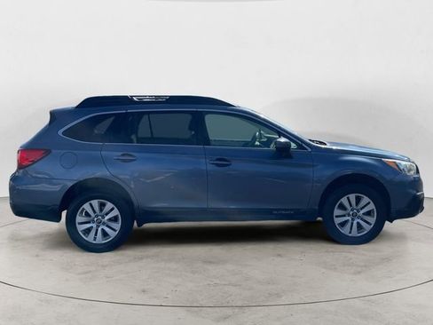 Used 2017 Subaru Outback 2.5i Premium AWD/4WD image 6