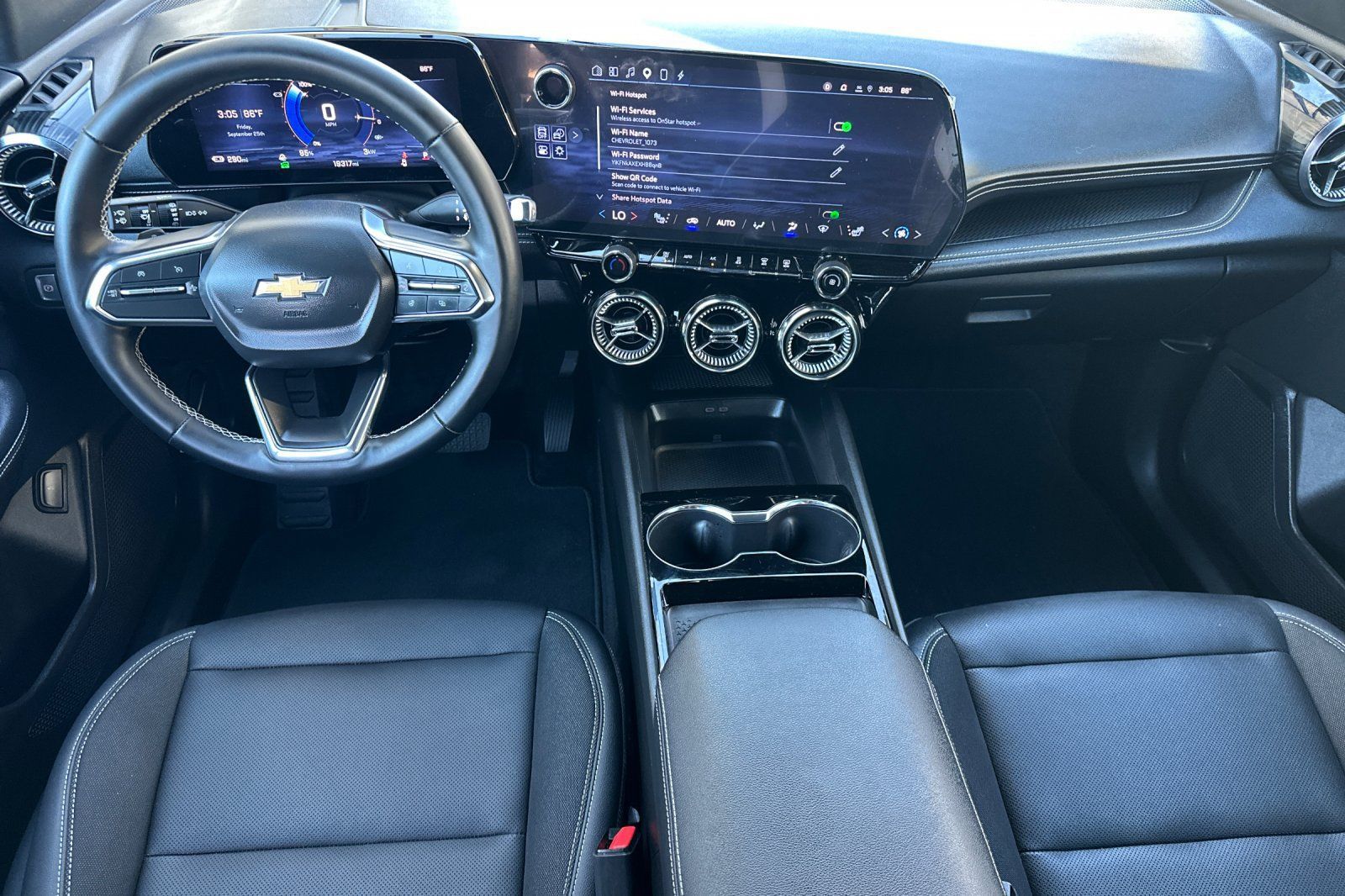 Used 2024 Chevrolet Blazer EV LT AWD/4WD image 13