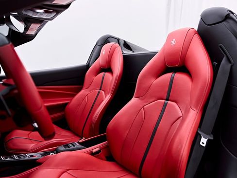 Used 2022 Ferrari F8 Tributo RWD image 52