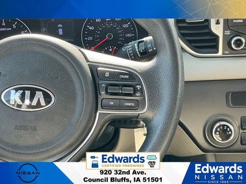 Used 2018 Kia Sportage LX AWD/4WD image 17