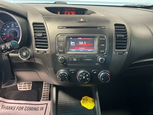 Used 2015 Kia Forte SX image 10