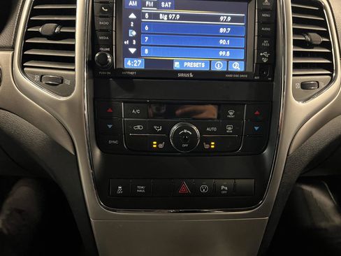 Used 2013 Jeep Grand Cherokee Trailhawk image 19