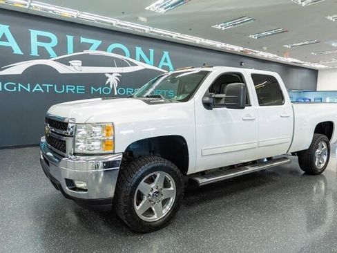 Used 2011 Chevrolet Silverado 2500 LTZ w/ LTZ Plus Package image 2