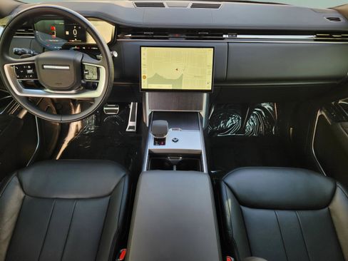 Certified 2025 Land Rover Range Rover SE AWD/4WD image 21