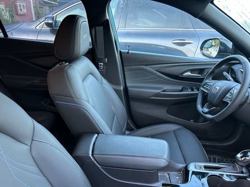 Used 2025 Buick Envista Sport Touring w/ Convenience I Package FWD image 9