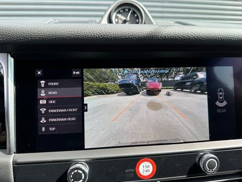 Certified 2025 Porsche Macan AWD/4WD image 27