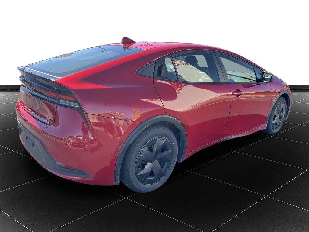 Used 2025 Toyota Prius LE FWD image 5