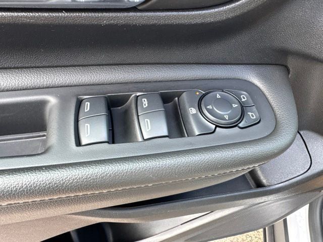 Used 2024 GMC Terrain SLE FWD image 9