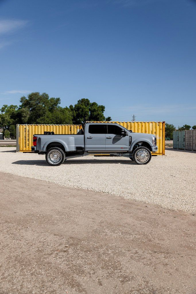 Used 2026 Ford F450 Platinum w/ Platinum Plus Package AWD/4WD image 4