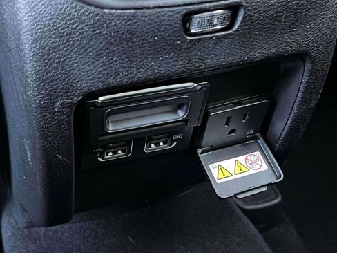 Used 2019 Jeep Cherokee Limited image 15