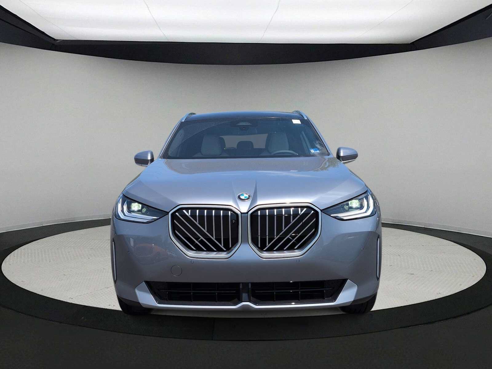 Used 2026 BMW X3 xDrive30i w/ Premium Package AWD/4WD image 3