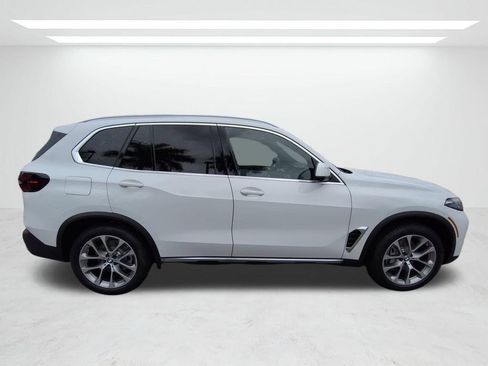 New 2026 BMW X5 sDrive40i w/ Parking Assistance Package RWD image 3