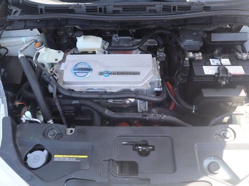 Used 2012 Nissan Leaf SL image 44