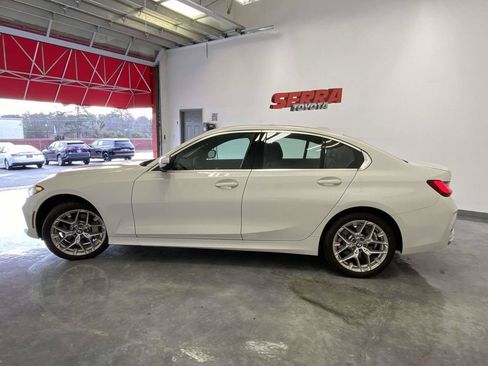 Used 2025 BMW 330i xDrive Sedan w/ Convenience Package AWD/4WD image 4