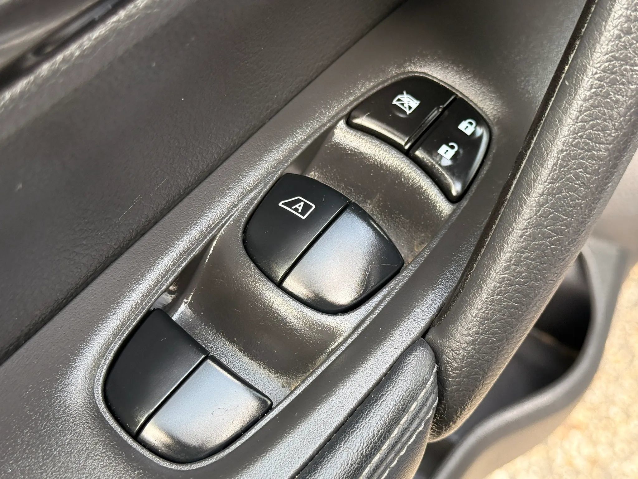 Used 2020 Nissan Rogue S w/ Special Edition Package AWD/4WD image 23