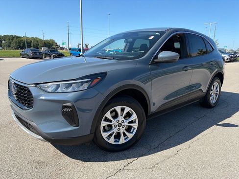Used 2023 Ford Escape Active w/ Tech Pack #2 AWD/4WD image 3