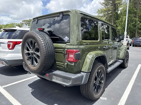 Used 2021 Jeep Wrangler Unlimited Sahara AWD/4WD image 9
