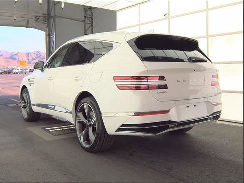 Used 2026 Genesis GV80 2.5T Prestige image 3