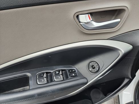 Used 2018 Hyundai Santa Fe Sport image 33