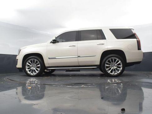 Used 2015 Cadillac Escalade Luxury image 50