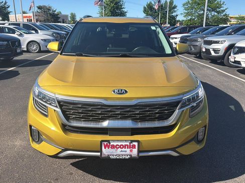 Used 2021 Kia Seltos SX w/ SX Sunroof Package AWD/4WD image 3