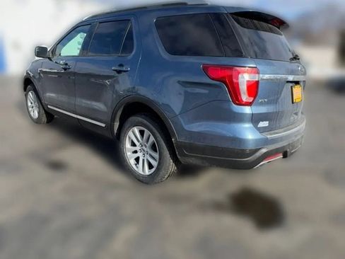 Used 2018 Ford Explorer XLT w/ Equipment Group 202A image 4