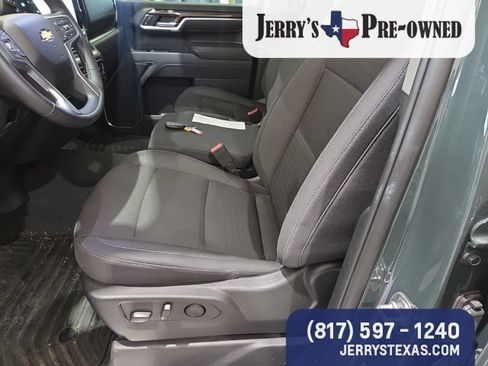 Used 2025 Chevrolet Silverado 1500 LT RWD image 7