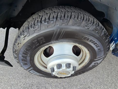 Used 2018 Chevrolet Express 3500 w/ Power Convenience Package image 26