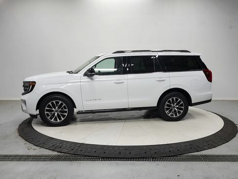 Used 2025 Ford Expedition Platinum AWD/4WD image 5