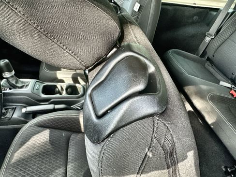 Used 2021 Jeep Wrangler Sport image 14