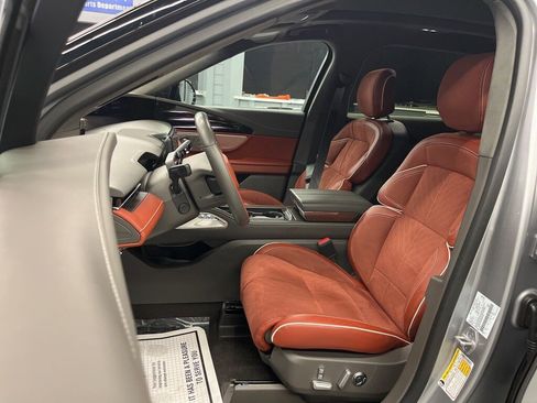 Used 2024 Lincoln Nautilus Black Label w/ Jet Appearance Package (87T) image 11