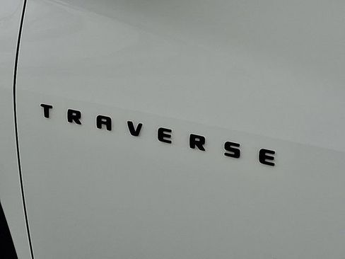 Used 2023 Chevrolet Traverse RS image 28