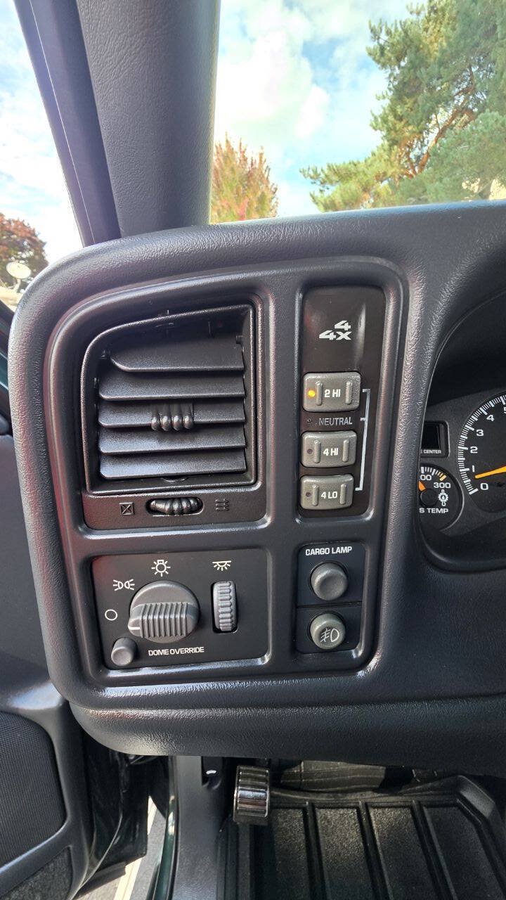 Used 2001 Chevrolet Silverado 2500 LS AWD/4WD image 12