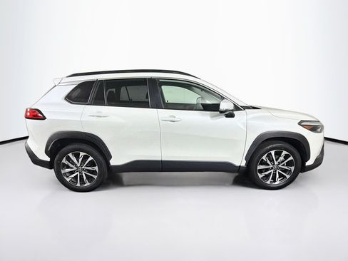 Used 2022 Toyota Corolla Cross XLE AWD/4WD image 10
