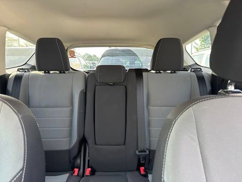 Used 2016 Ford Escape SE w/ Equipment Group 201A FWD image 8