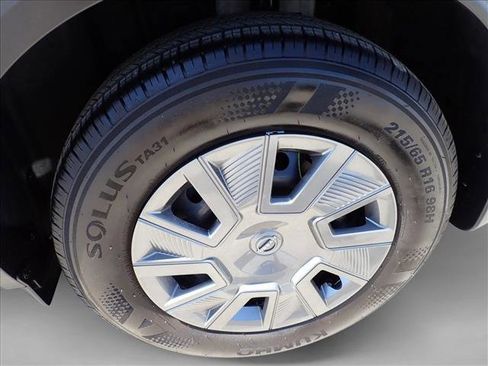 Used 2025 Nissan Kicks S AWD/4WD image 7