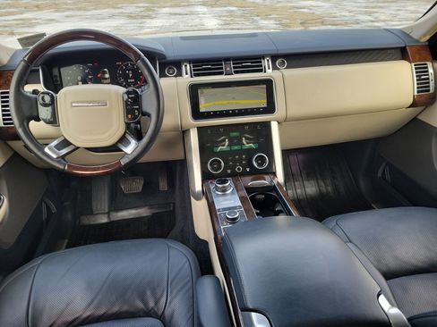 Used 2020 Land Rover Range Rover HSE image 3