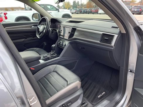 Used 2021 Volkswagen Atlas SEL Premium image 15