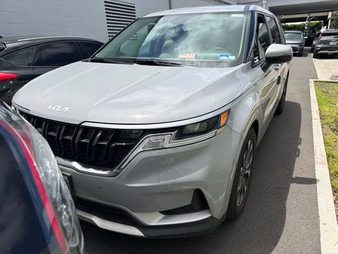 Used 2024 Kia Carnival EX FWD image 1